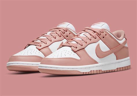 white rose whisper nike dunks